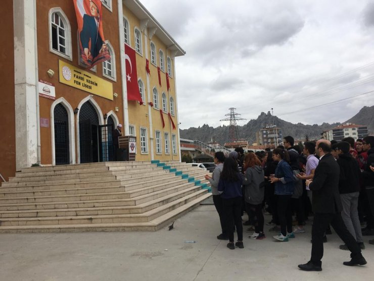 Sivrihisar'da öğrencilerden İdlib şehitleri için dua