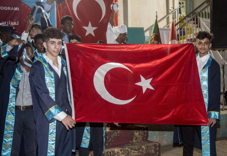 Sudan TMV Okulları 3. dönem mezunlarını verdi