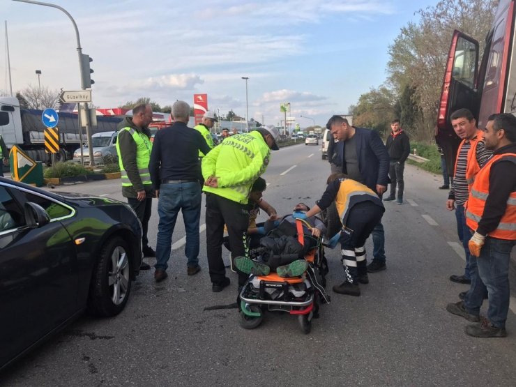Tır ile çarpışan otomobilin dingili fırladı: 1 yaralı