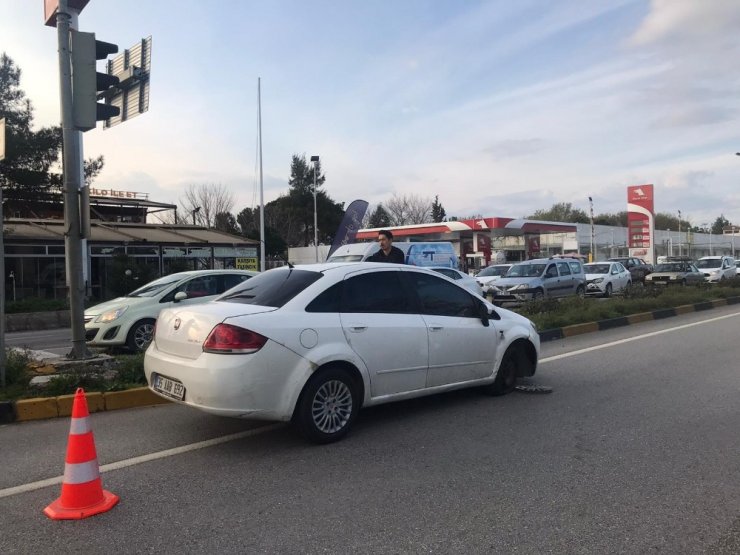 Tır ile çarpışan otomobilin dingili fırladı: 1 yaralı