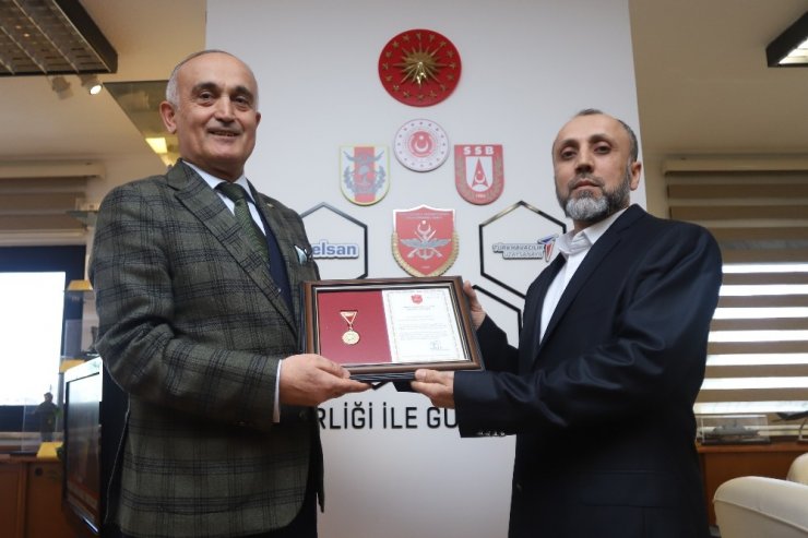 TSK Güçlendirme Vakfı’na 400 bin TL bağışta bulunan Keçiörengücü için madalya töreni yapıldı