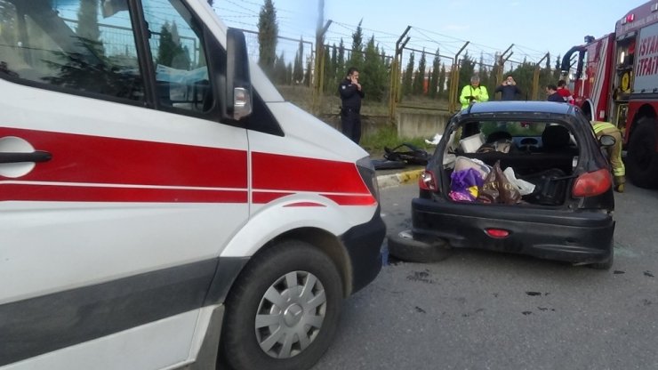 Tuzla’da iki otomobil birbirine girdi: 1 yaralı