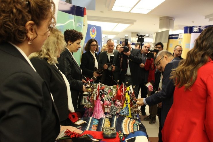 Girişimci kadınlar eserlerini fuarda sundu