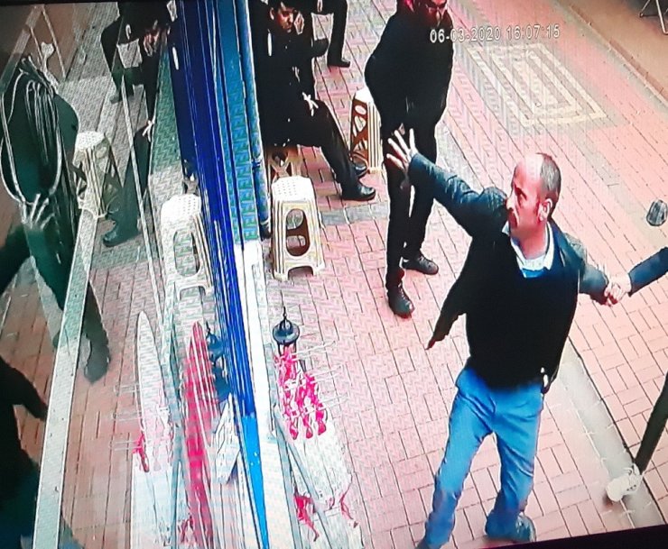 Sakat rolü yapan dilenci zabıtaya zor anlar yaşattı