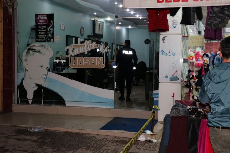 Cadde ortasında silahlı saldırıya uğrayan şahıs hayatını kaybetti