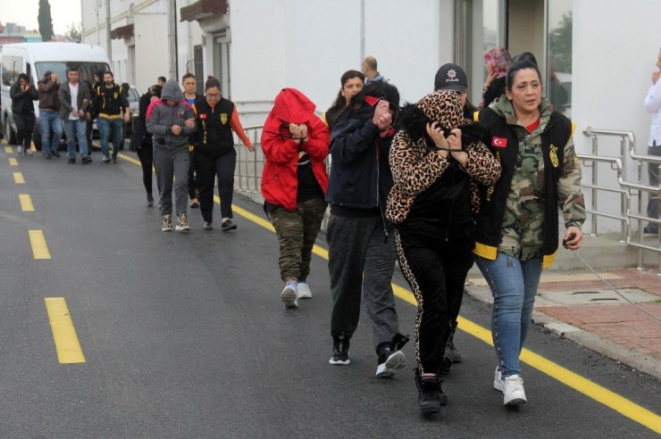 Adana’da fuhuş operasyonunda 23 zanlı adliyeye sevk edildi