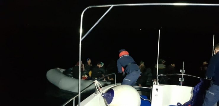 Aydın sçıklarında 55 düzensiz göçmen kurtarıldı