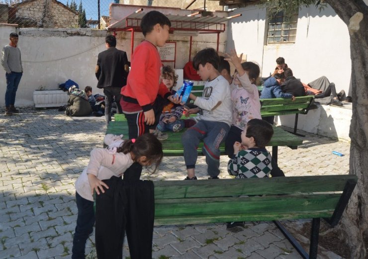 Didim’de 53 düzensiz göçmen yakalandı