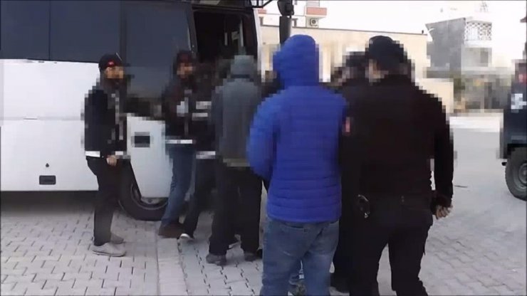 Bismil’de takibe alınan şahıslar 22 kilogram esrar ile yakalandı