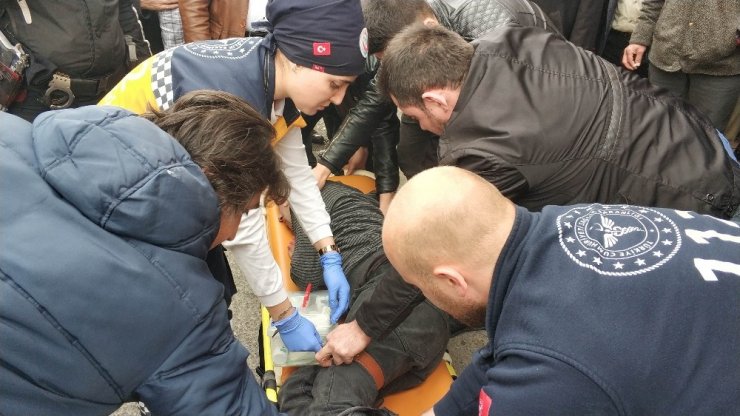 Sokak ortasında ’bakışma’ yüzünden silahlı saldırı: 1 yaralı