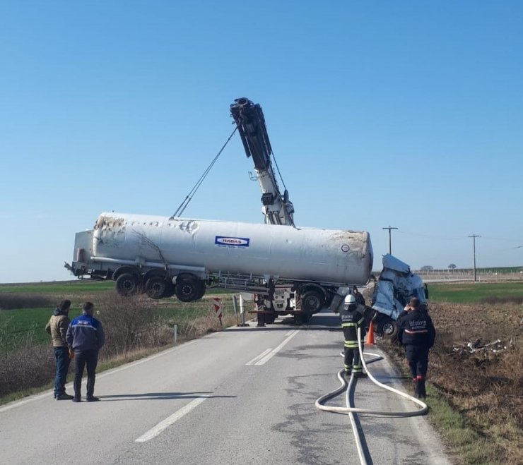 Tekirdağ’da LPG yüklü tır devrildi