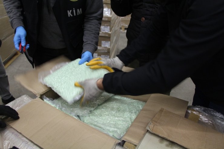 Trakya gümrük kapılarında 3 ayrı operasyonda büyük miktarda uyuşturucu ele geçirdi