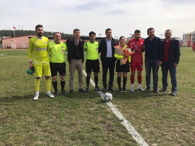 Gamze Ütangeç, 8 Mart Dünya Kadınlar Günü’nde ilk maçına çıktı