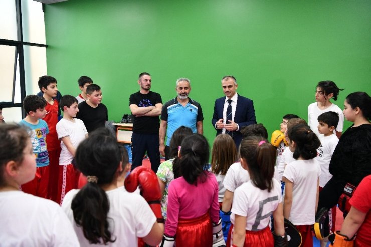 Başkan Çiftçi, Çayırova’nın genç sporcularıyla buluştu