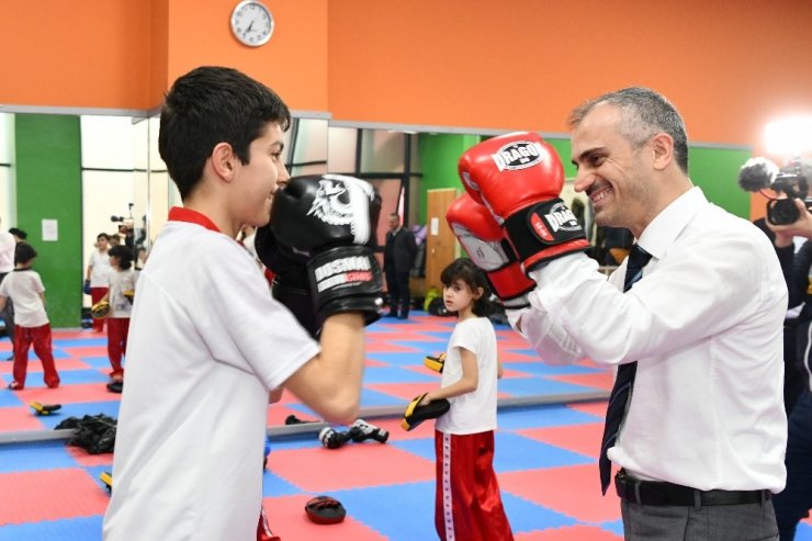 Başkan Çiftçi, Çayırova’nın genç sporcularıyla buluştu