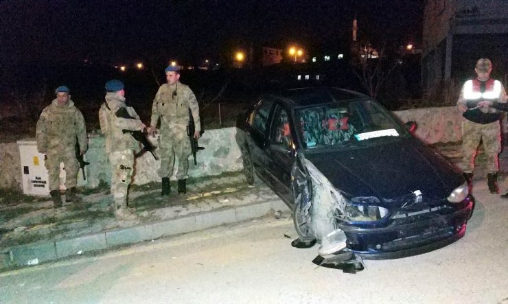 Kına gecesinden çıkan öfkeli damat kaza yaptı: 3 yaralı
