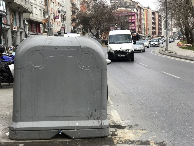 İstanbul’da öğrenci servisiyle ilginç kaza kamerada
