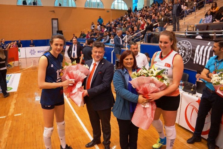 Vestel Venüs Sultanlar Ligi: Aydın Büyükşehir Belediyespor: 3 - THY: 0