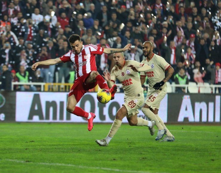 Hakan Arslan ve Emre Kılınç ligdeki 8. golünü attı