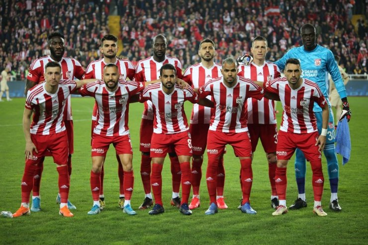 Süper Lig: Sivasspor: 1 - Galatasaray: 1 (Maç devam ediyor)