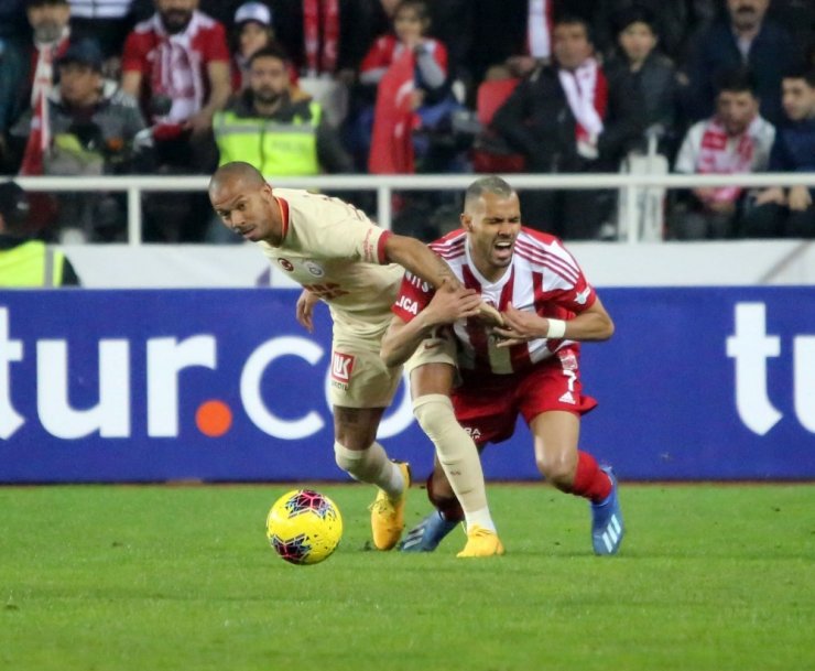 Süper Lig: DG Sivasspor: 2 - Galatasaray: 2 (Maç sonucu)