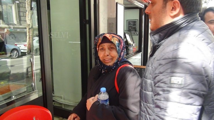 Taksim’de dilenci kadın yarım günde 250 lira topladı