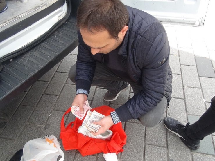 Taksim’de dilenci kadın yarım günde 250 lira topladı