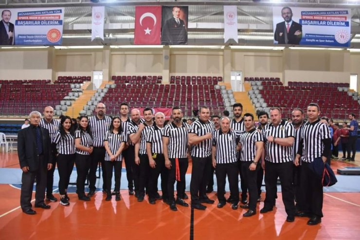 Yıldız Bilek Güreşçiler, Isparta’da yarışıyor