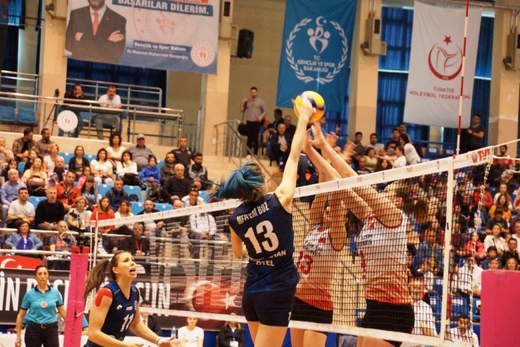 Vestel Venüs Sultanlar Ligi: Aydın Büyükşehir Belediyespor: 3 - THY: 0