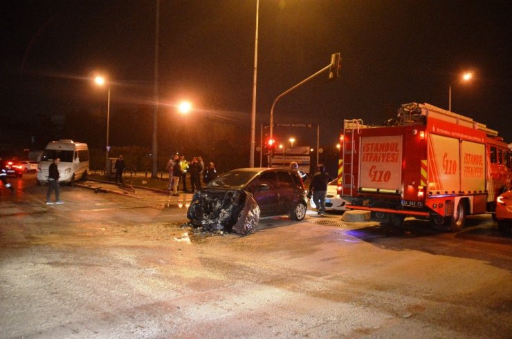 Alkollü minibüs sürücüsü önce polisten kaçtı sonra kaza yaptı