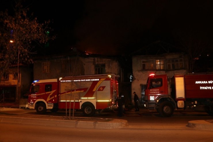 Başkent’te gecekondu yangını