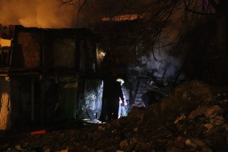 Başkent’te gecekondu yangını