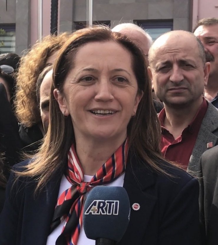 DİSK Genel Başkanı Arzu Çerkezoğlu hakkında açılan hakaret davası beraatla sonuçlandı