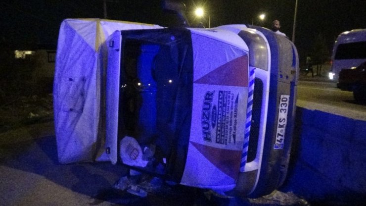 Diyarbakır’da kamyonet devrildi: 2’si çocuk 5 yaralı