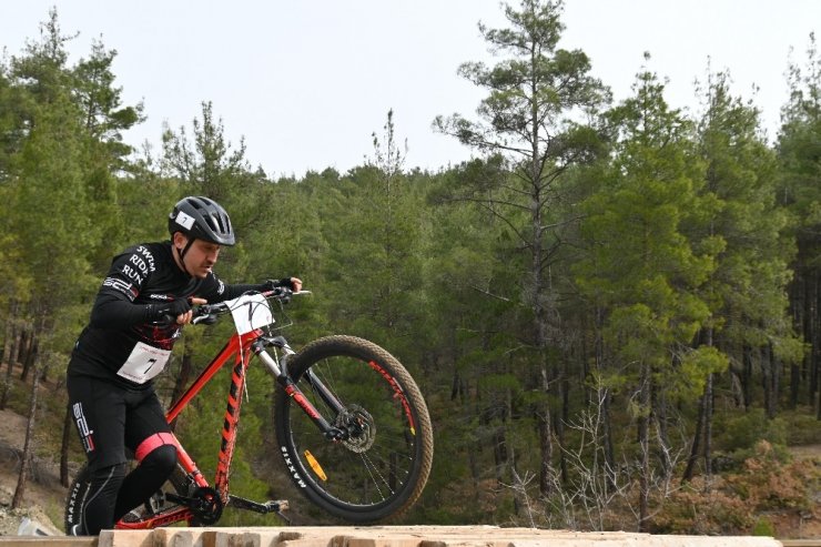 Dursunbey Kros Duatlon yarışları nefes kesti