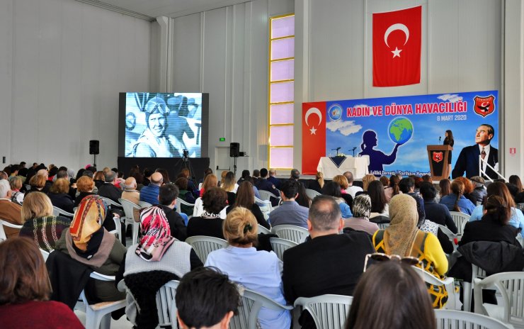 Eskişehir'de kadın ve dünya havacılığı sempozyumu düzenlendi
