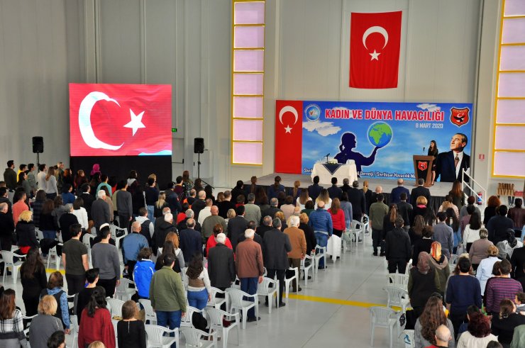 Eskişehir'de kadın ve dünya havacılığı sempozyumu düzenlendi