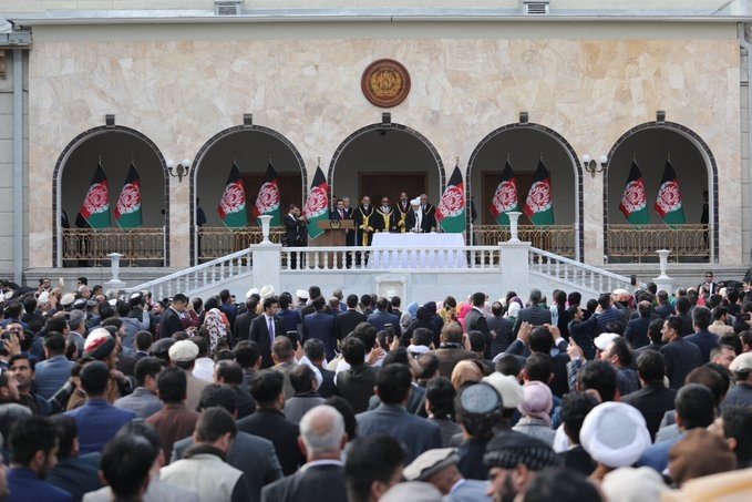 Afganistan’da aynı anda 2 farklı yemin töreni