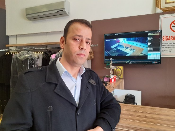 Müşteri gibi girdi, cüzdanı alıp gitti
