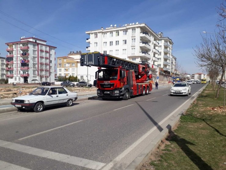 Banyoda mahsur kalan kadını itfaiye kurtardı