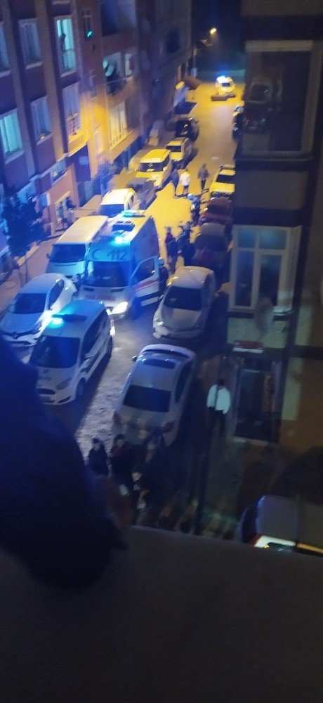 Gaziosmanpaşa’da gelin-kaynana kavgası mahalleyi ayağa kaldırdı: 2 yaralı