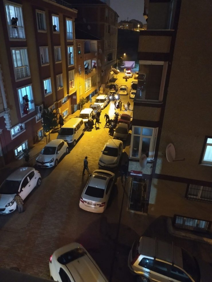 Gaziosmanpaşa’da gelin-kaynana kavgası mahalleyi ayağa kaldırdı: 2 yaralı