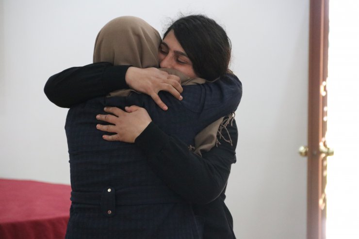 Güvenlik güçlerinin ikna çalışması sonucu bir aile daha evladına kavuştu