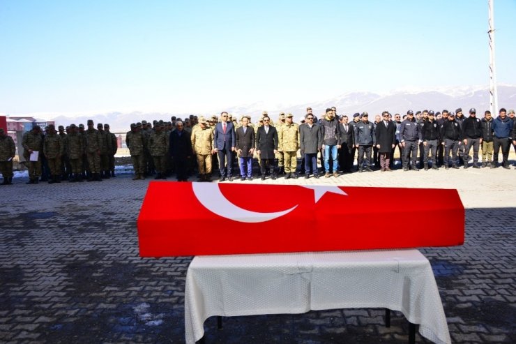 Kalp krizi geçirerek hayatını kaybeden asker için tören düzenlendi