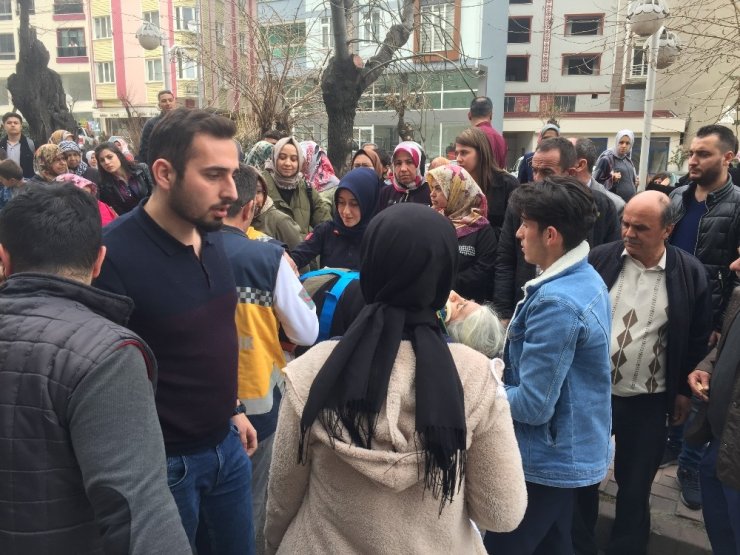Tosya’da motosiklet yayaya çarptı: 2 yaralı