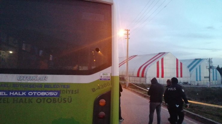 Yeni işe başlayan halk otobüsü sürücüsü evinin önünde silahla vuruldu