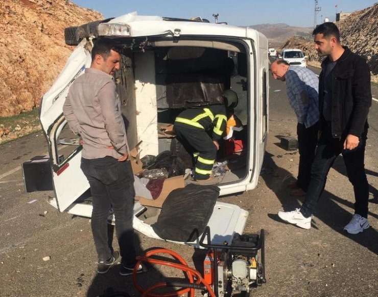 Mardin’de iki araç kafa kafaya çarpıştı: 6 yaralı