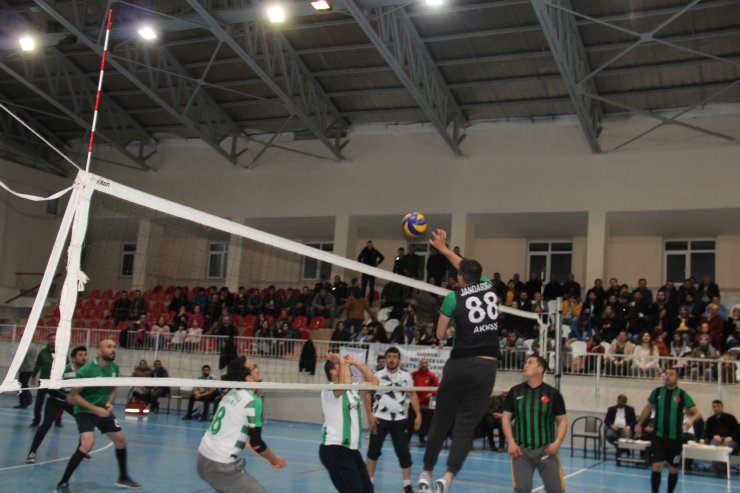 Suşehri'nde voleybol turnuvası düzenlendi