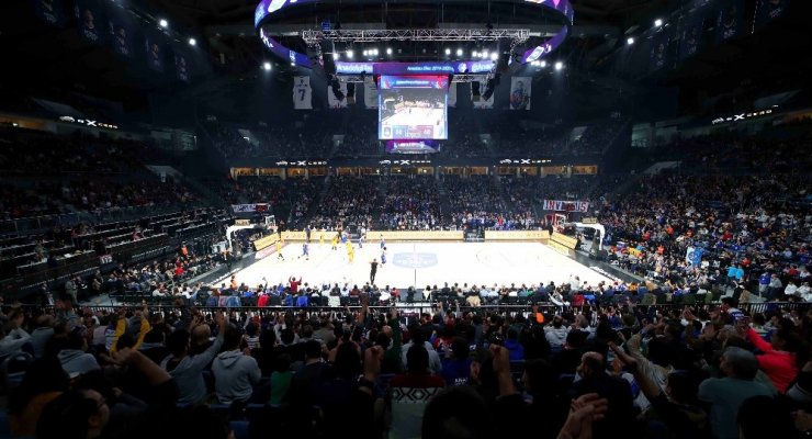 Anadolu Efes’ten 90’lar gecesi