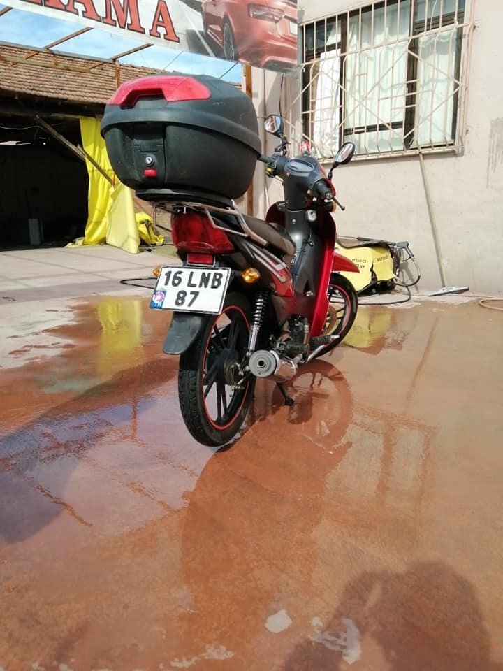 Motosikletini satmak için buluştuğu kişi test sürüşünde motosikleti çaldı
